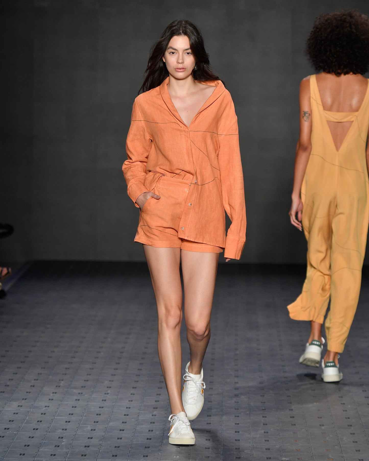 Camisa manga longa laranja Fluir - Linho orgânico